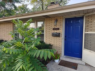 269 S Prospect Ave, Clarendon Hills, IL 60514