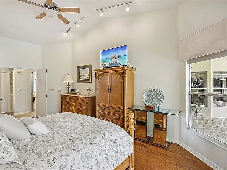 3158 Shoreline Dr — Photo 16