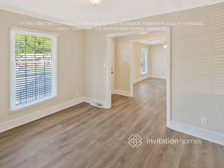 4213 Gladstone Ln — Photo 6