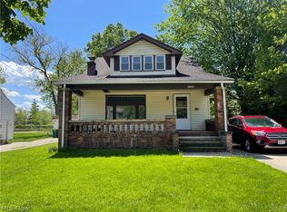 16200 Raymond St, Maple Heights, OH 44137