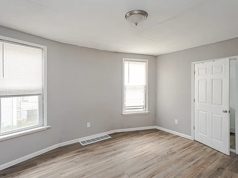 315 Eastern Ave — Photo 20