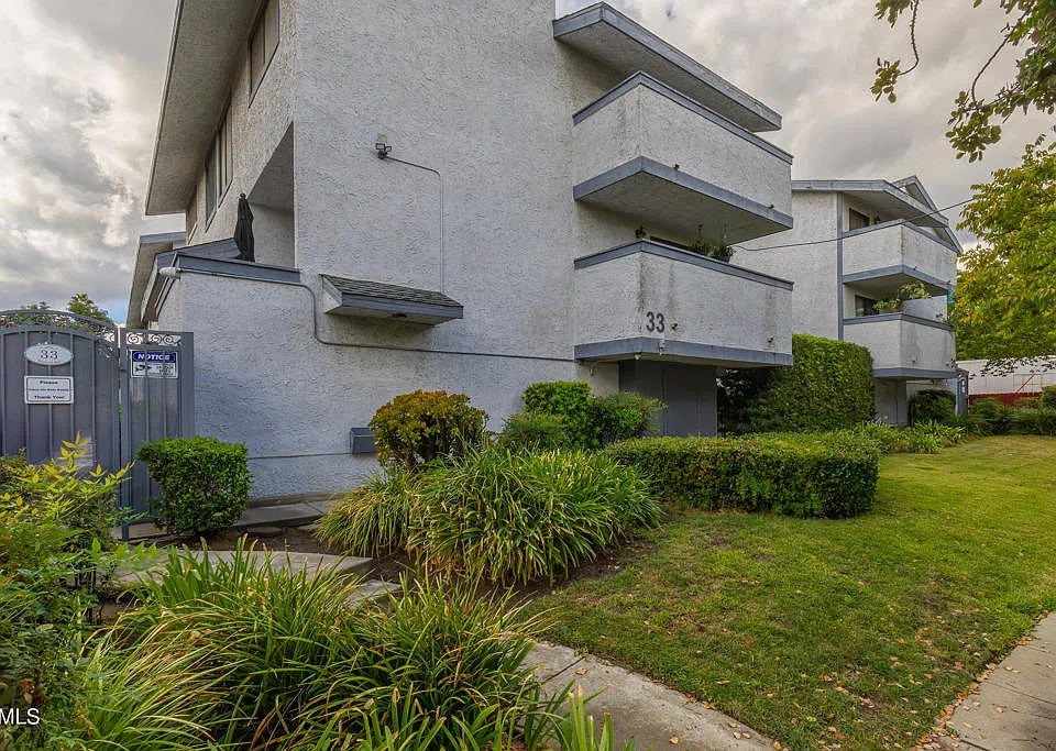 33 Eastern Ave #4