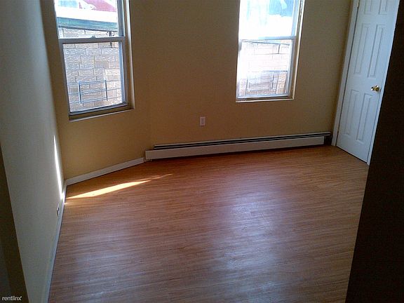 SpaciousLivingRoomPatersonNJ