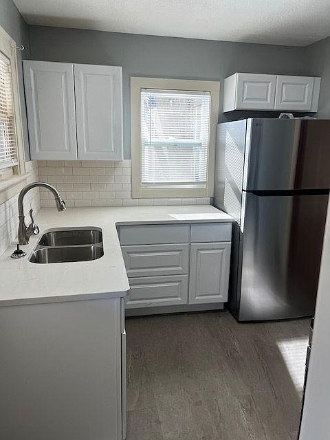 1st image of 1208 SW Woodward Ave