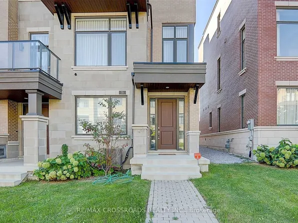 35 Carrville Woods Cir, Vaughan, ON L6A 4Z6