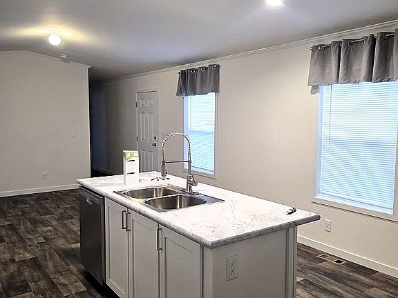4th image of 2501 Lowry Ave NE #301