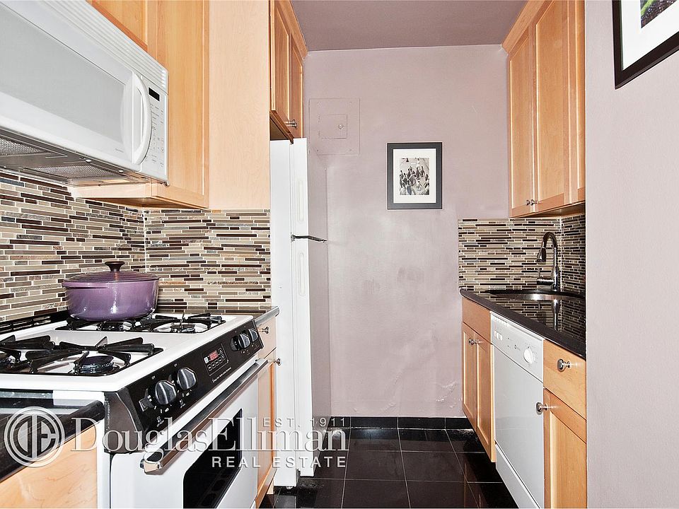 1st image of 1206 1st Ave #4J