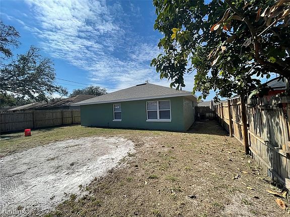 4th image of 4606 S Terry Ave