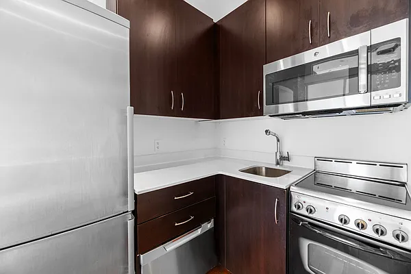 Rented by REAL New York | media 9