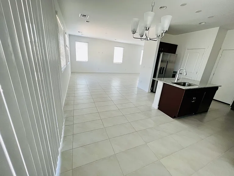 6038 W Hartford Ct — Photo 24