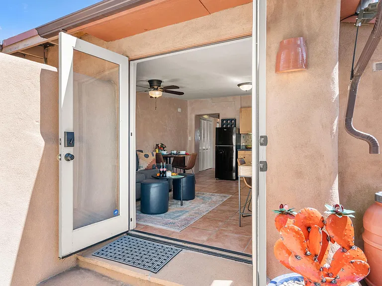 907 One Agua Fria Street 1/2 #2 — Photo 7