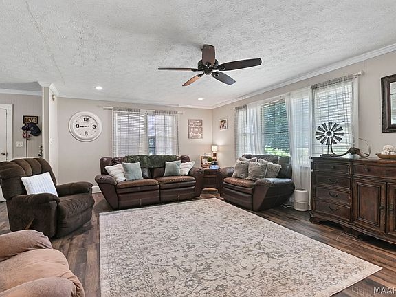4th image of 706 7th St