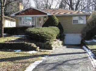 317 Park Ave, Clarendon Hills, IL 60514