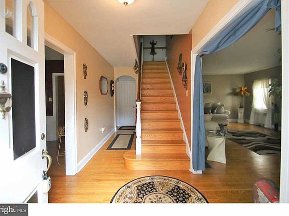 4th image of 125 N Highland Ave