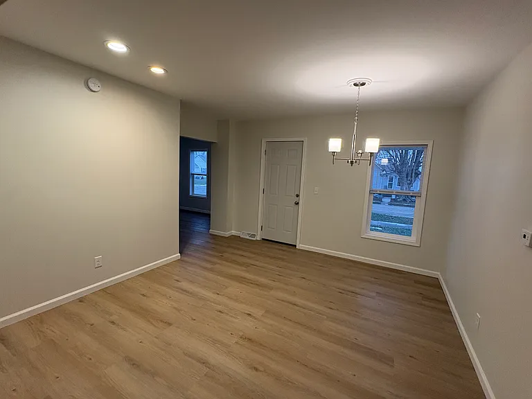 Dining room.