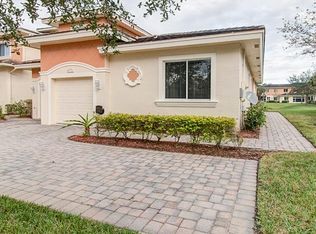 828 Langrove Ave SW, Vero Beach, FL 32962