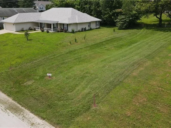 202 W 24th St, Higginsville, MO 64037