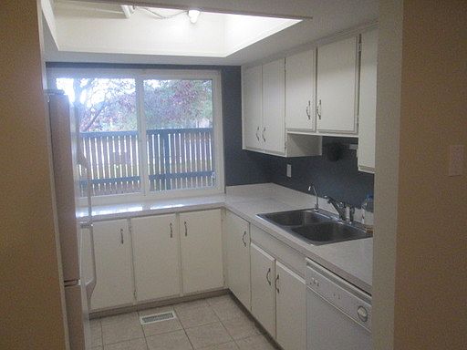 4th image of 213 W Garden Park