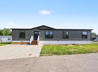 8607 Gleaner Ct, Zeeland, MI 49464