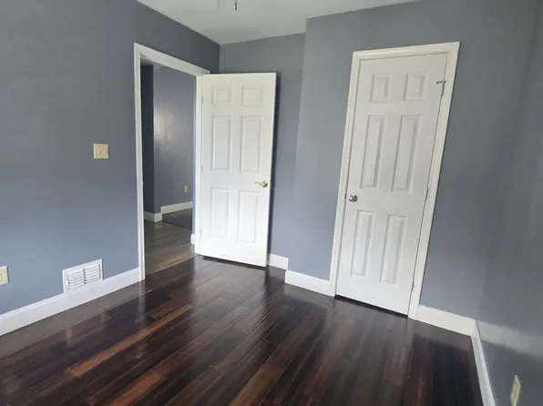 777 Spruce Ave, Sharon, PA 16146