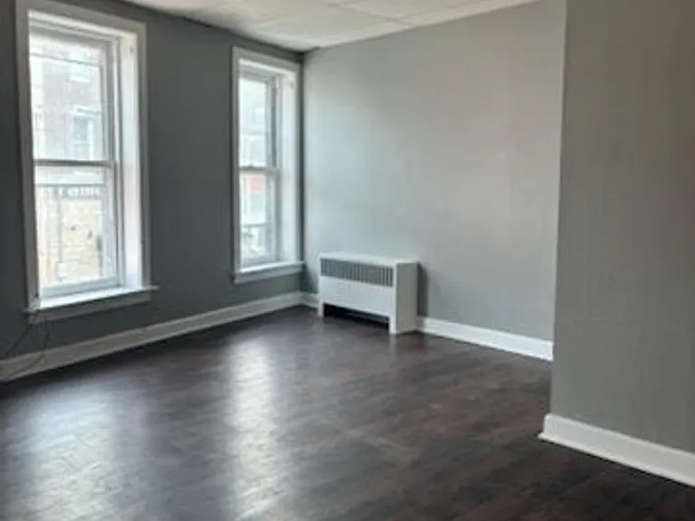 112 Broadway — Photo 3
