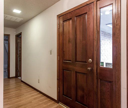 5th image of 905 E Rockwood St