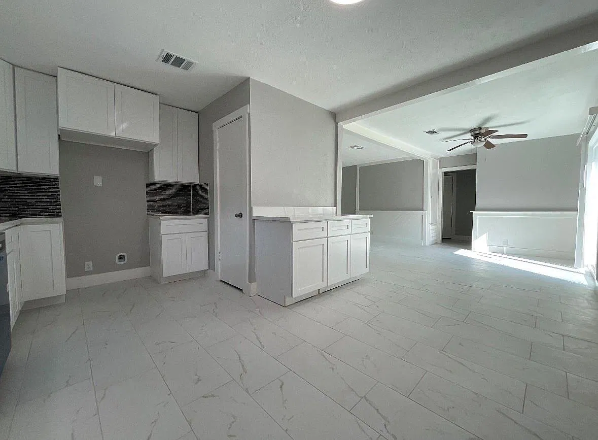 3 bed, 2.0 bath, 1945 sqft, $2,700 — Photo 4
