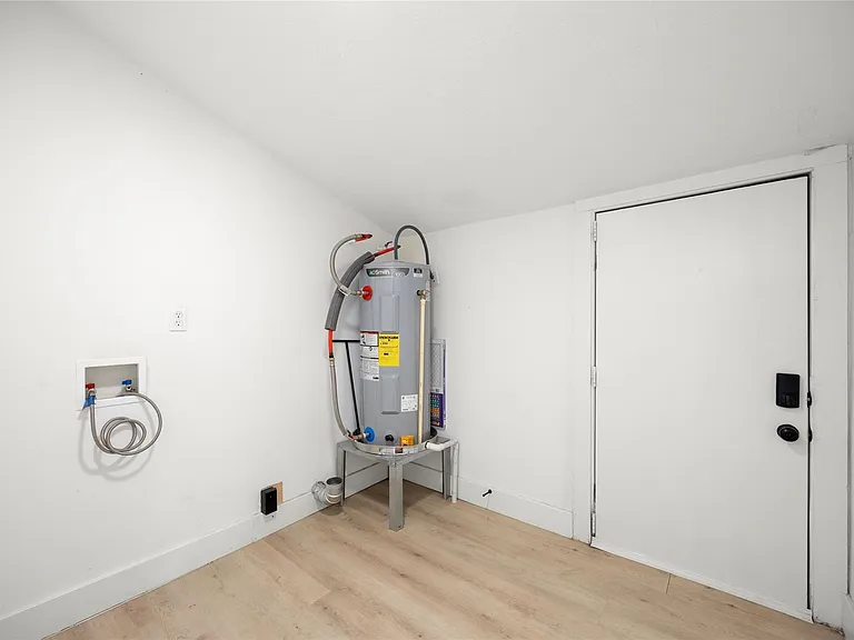 620 S Bell St — Photo 16