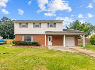 16 Walnut Dr, Jacksonville, NC 28546