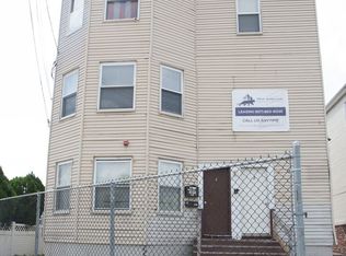 635 Main St APT 3, Pawtucket, RI 02860