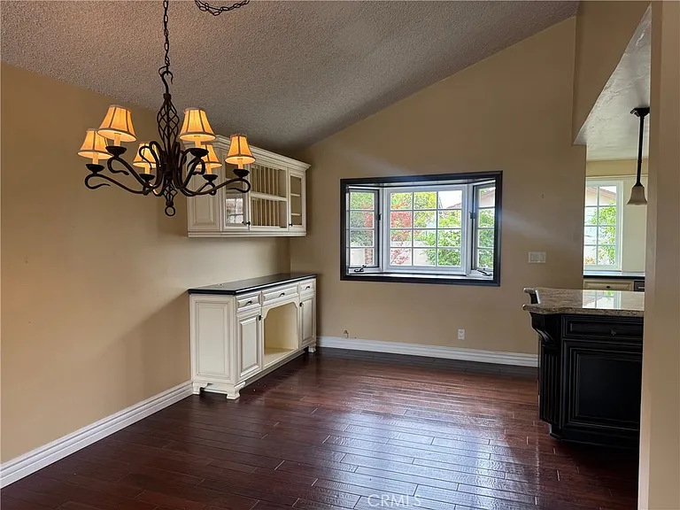 6402 Cantiles Ave — Photo 4
