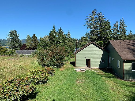 2nd image of 1526 SE Nelson Wayside Dr