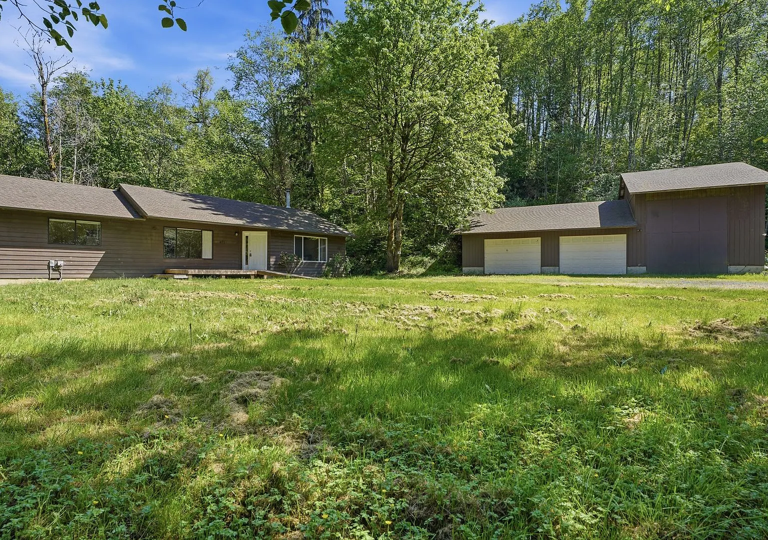 671 Ragland Road 4-Bedroom Home on Approximately 4 Acres — Photo 2