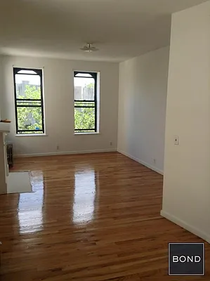 Rented by Bond New York | media 17