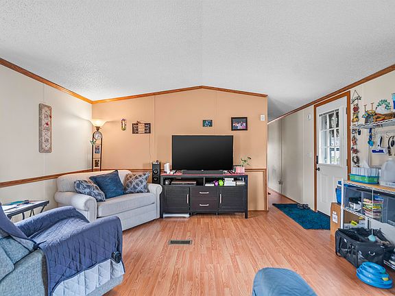 4th image of 9 Saint Joseph Drive