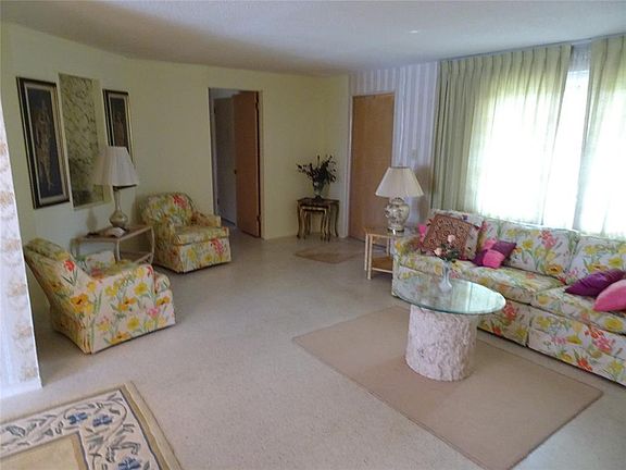 4th image of 12202 Liguria Ave