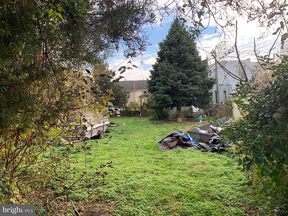 5th image of 3542-44 E Thompson St