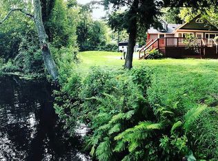 6 Timberwood Ln, Oak Ridge, NJ 07438