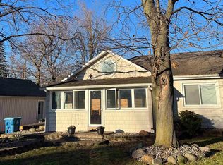 2000 Elm Park Dr, Manitou Beach, MI 49253