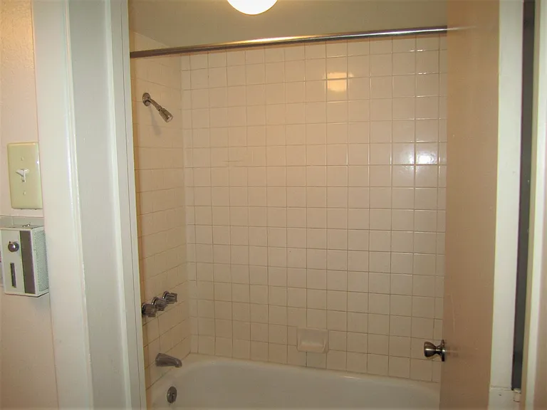 The Villas at Uptown — Photo 25