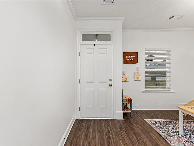 975 Newburn Dr — Photo 13