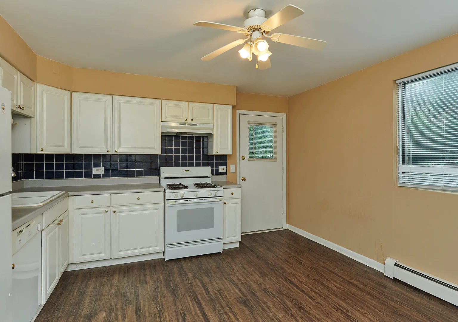 1 bed, 660 sqft, $1,600 — Photo 4