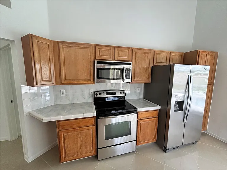 2990 NW 68th Ave — Photo 11