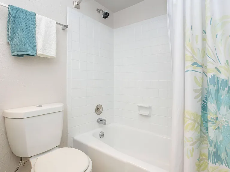 Nob Hill Apartment Homes — Photo 29
