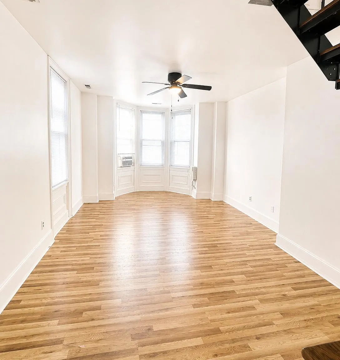 1 bed, 2502 sqft, $1,600 — Photo 2
