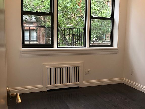 2nd image of 174 E 82nd St APT 3A