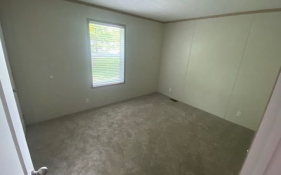 3rd image of 135 Sweet Briar Dr