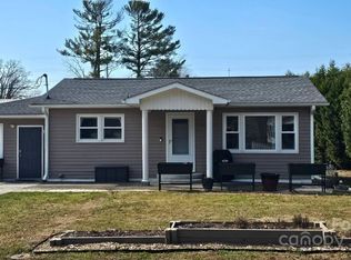 1313 Old Spartanburg Rd, Hendersonville, NC 28792