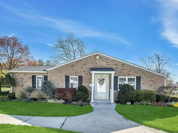 57 Harbor N #-, Amityville, NY 11701