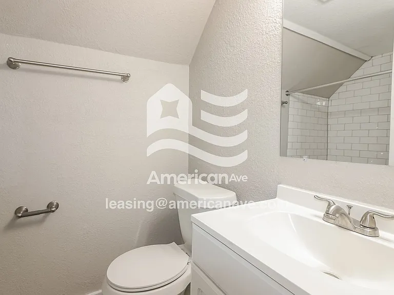 686353_014_wm_-_bathroom_13274058.jpg